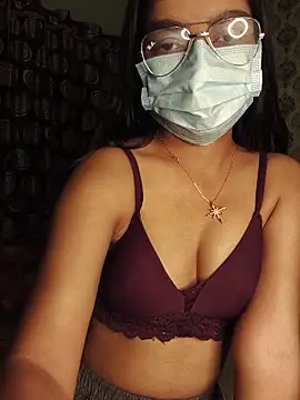 Živá chatovací místnost love_kaur