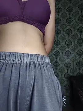 Sala de chat en directo de love_kaur