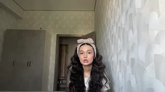 LisetteParajon Adlı Modelin Canlı Sohbet Odası