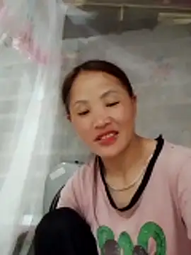 Malin_9k Adlı Modelin Canlı Sohbet Odası