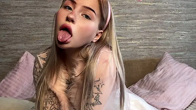 Khloy_white Live Chatraum