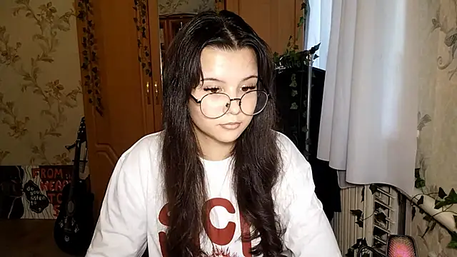Pokój czatu na żywo – Adilily