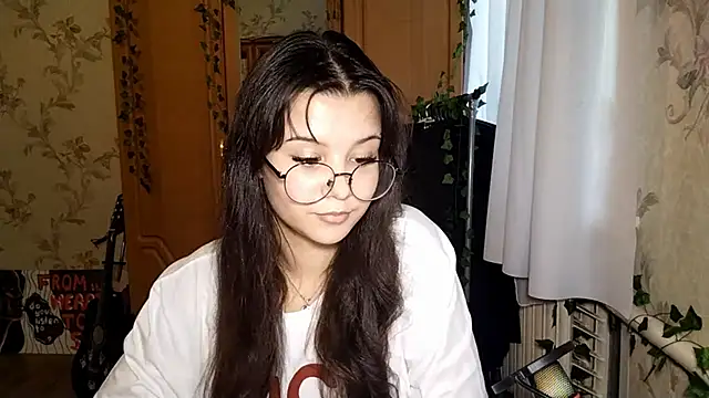 Pokój czatu na żywo – Adilily