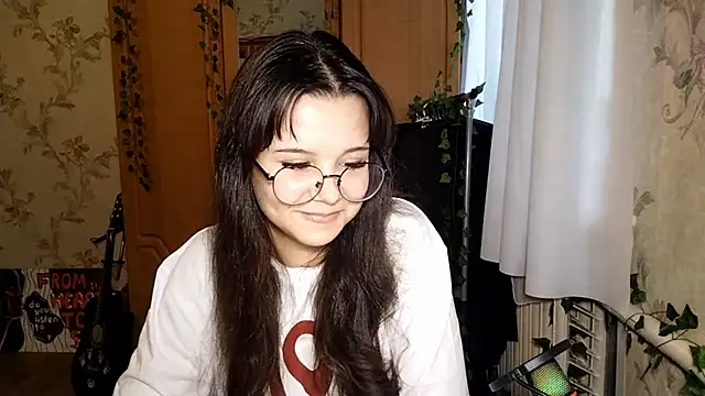 Adilily's Live Chat Room