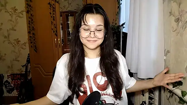 Živá chatovací místnost Adilily