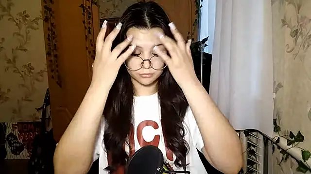 Adilily Live Chatraum