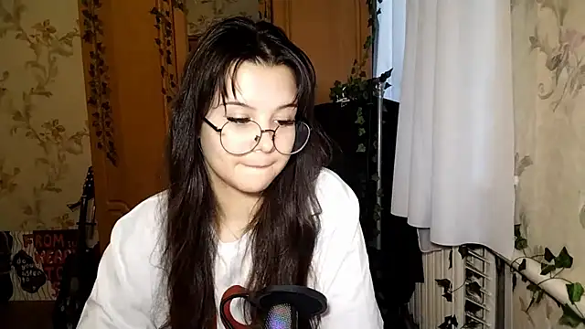 Adilily Live Chatraum