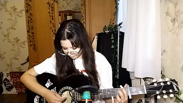 Živá chatovací místnost Adilily