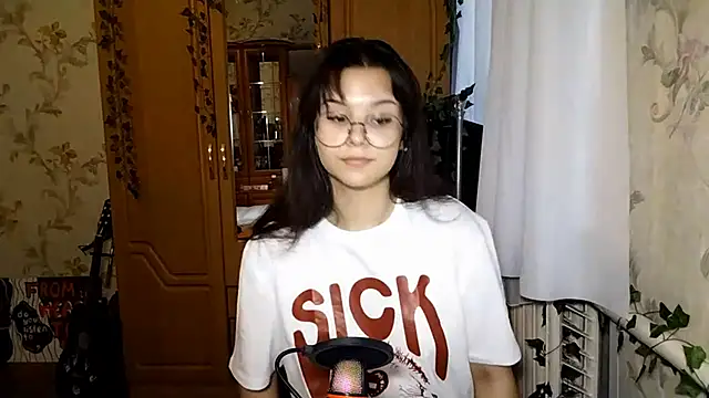 Živá chatovací místnost Adilily