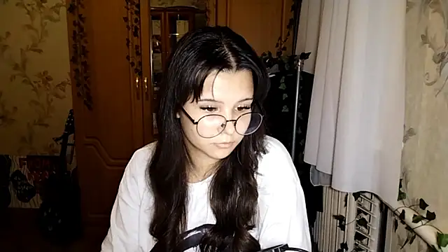 Adilily's Live Chat Room