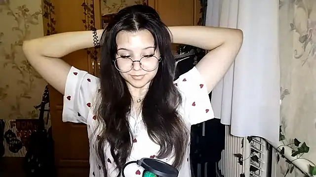 غرفة دردشة Adilily المباشرة