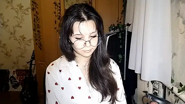 Adilily élő chatszobája
