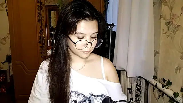 Adilily's Live Chat Room