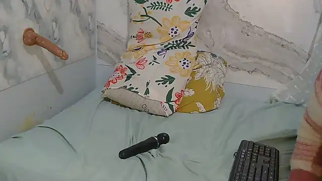 ThickAssBaddie чат на живо