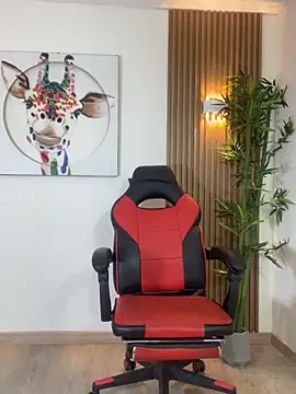 Miiarouse__ Adlı Modelin Canlı Sohbet Odası