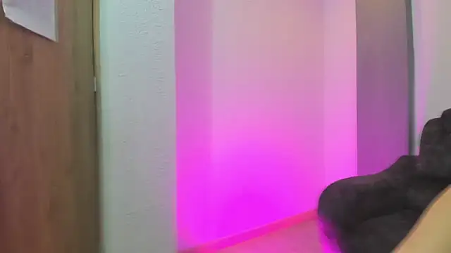 Miiarouse__n Live chat-huone