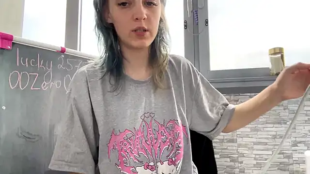 AntoinetteCrispell Adlı Modelin Canlı Sohbet Odası