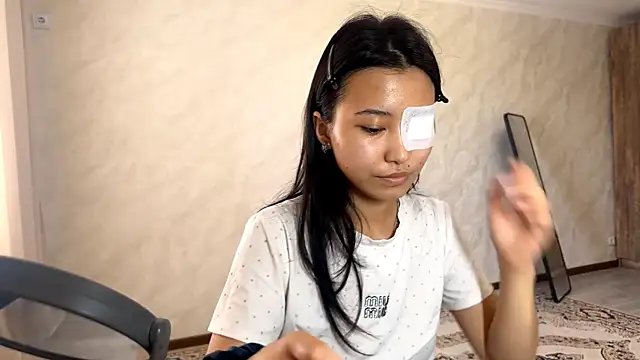 AikoHokonu Cameră chat live