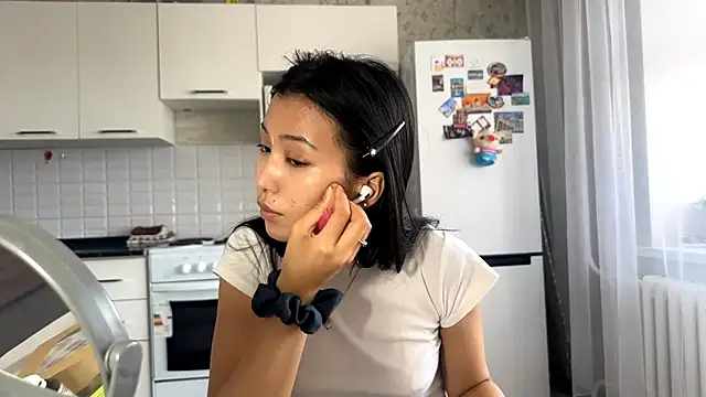 חדר צ'אט בשידור חי של AikoHokonu