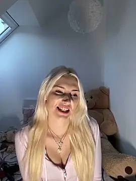 MimiLliiyy Adlı Modelin Canlı Sohbet Odası