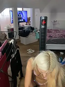Sala de chat en directo de MimiLliiyy