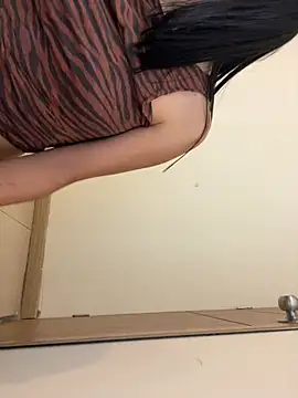 Eilie_xxx – Naživo chatovacia miestnosť