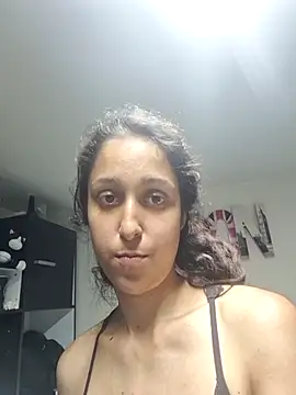 Linda_Minda Adlı Modelin Canlı Sohbet Odası