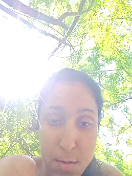 Linda_Minda Adlı Modelin Canlı Sohbet Odası