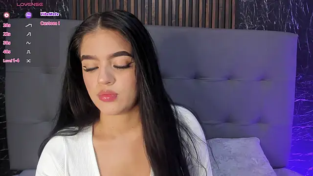 sophi_taylor লাইভ চ্যাট রুম