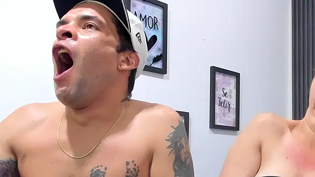Mia_and_Erick – live chatrum