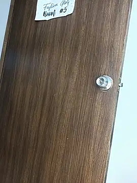 חדר צ'אט בשידור חי של ThaliaHall_1