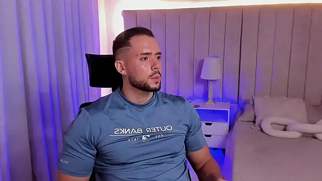Seks show uživo modela leo_king7 na kameri