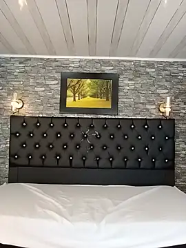 Sabrina_Thomps Adlı Modelin Canlı Sohbet Odası