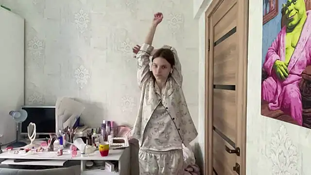 HeIen_cute Adlı Modelin Canlı Sohbet Odası