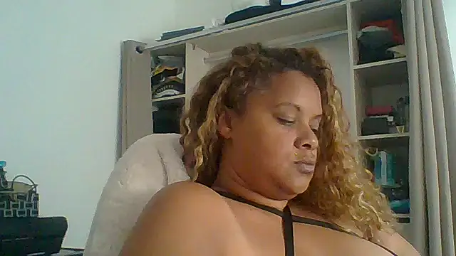 DOMINATRICESANDRA Live Chatraum