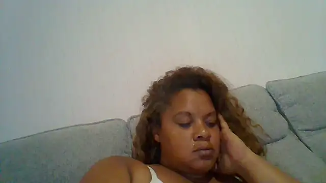 DOMINATRICESANDRA webcam show
