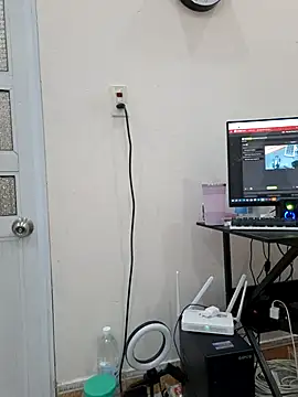 -Ninyn-'s Live Chat Room