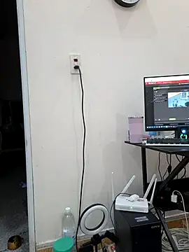 -Ninyn-'s Live Chat Room