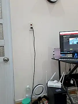 -Ninyn-'s Live Chat Room