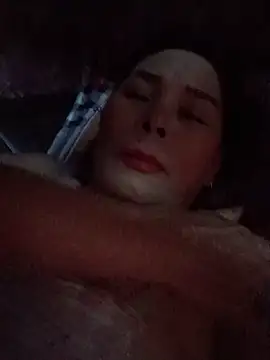 غرفة دردشة Kiki_sexyy المباشرة
