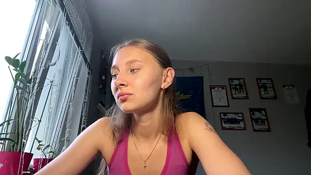 Chat soba uživo modela AlidaReff