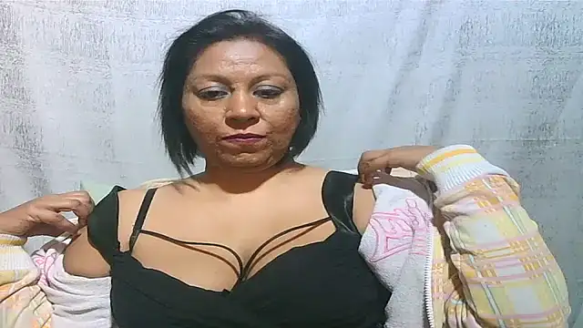 IndianSexyMilf69 Adlı Modelin Canlı Sohbet Odası