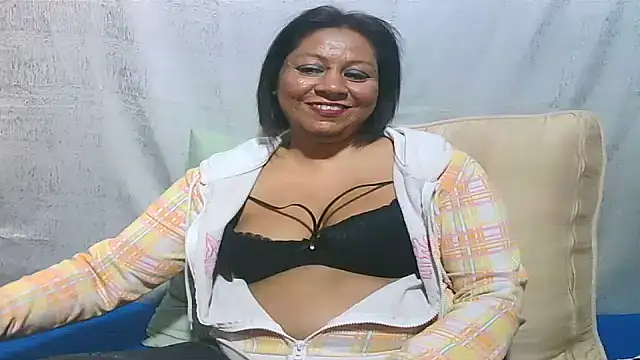 Živá chatovací místnost IndianSexyMilf69