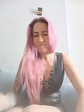 GermanMilfJasmin: онлайн-чат
