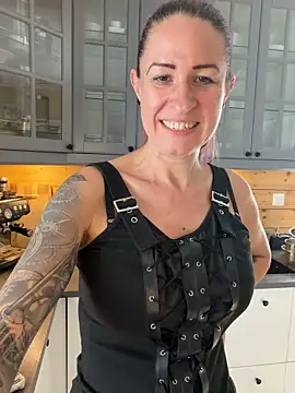 GermanMilfJasmin 실시간 채팅방