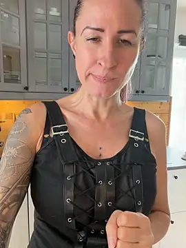 GermanMilfJasminのライブチャットルーム