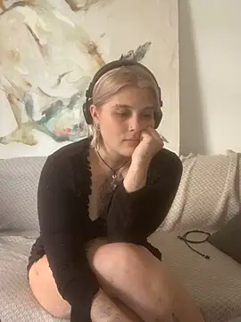Ella_Bloom – live chatrum
