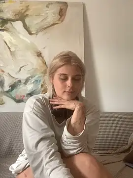 Živá chatovací místnost Ella_Bloom