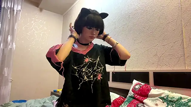 غرفة دردشة HolyCute المباشرة