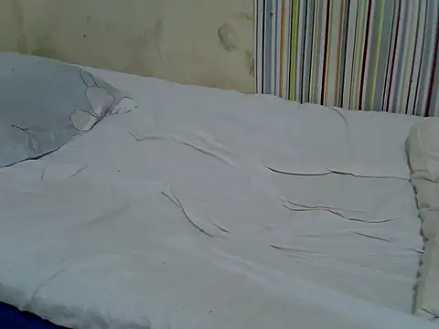 pretty_ashley8 élő chatszobája